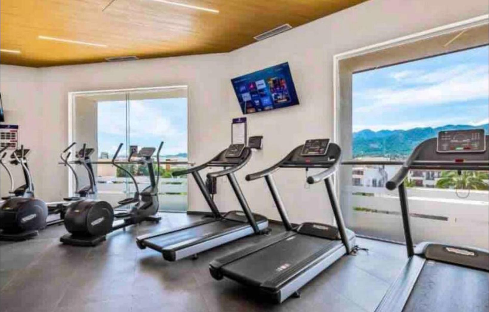 Luxury 12th-floor Condo, Ocean View, Near Malecon *